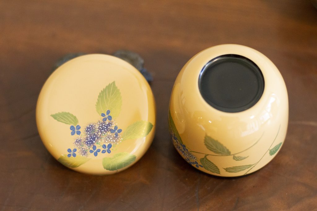 販売》中出松峰作 -白塗紫陽花蒔絵中棗- - 京都 大徳寺近くお茶道具の買取・販売・体感「さわだ」