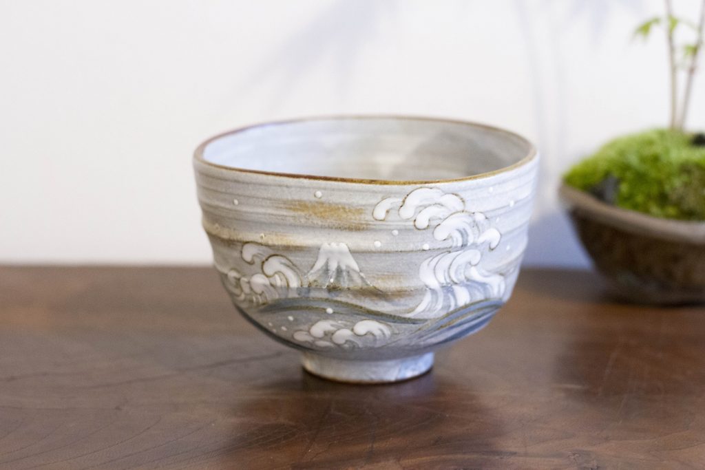 橋本美峰作　乾山　槍梅　抹茶碗　お茶碗　茶道具　共箱(214) 販売》橋本美峰作 -富士に波茶碗- - 京都 大徳寺近くお茶道具の