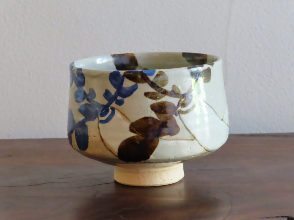 九代土屋善四郎雲善作、布志名大根絵茶碗