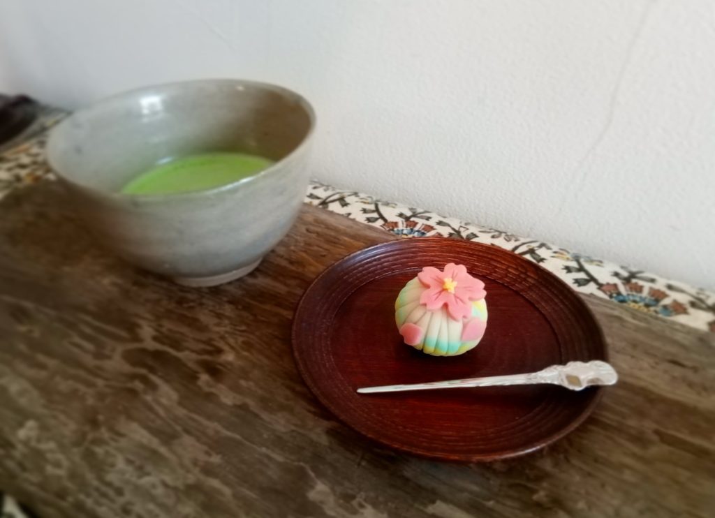 練りきり、桜手毬